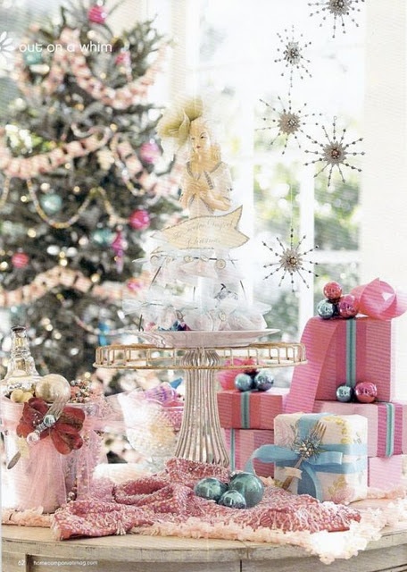 25 Glamorous Pastel Christmas Décor Ideas - DigsDi