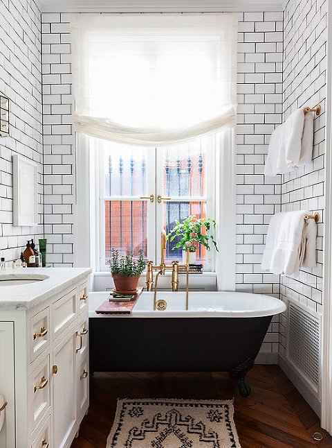 15 Beautiful Small Bathrooms - My Mommy Sty
