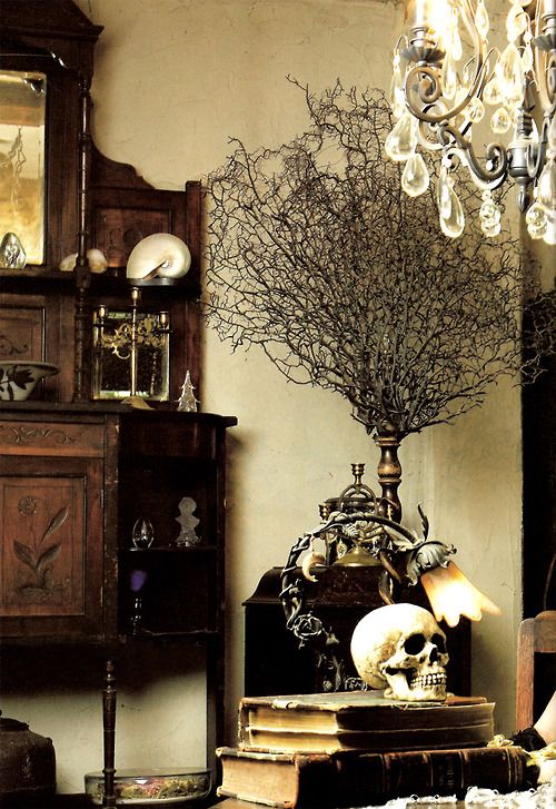 21 Gorgeous Gothic Home Office And Library Décor Ideas - DigsDi