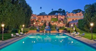 Beverly Hills mansion where they filmed The Bodyguard goes on sale .