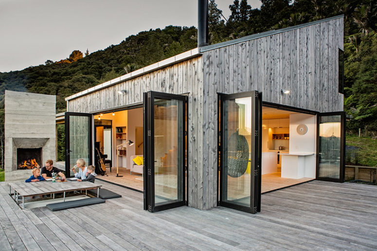 Back Country House with New Zealand Huts Inspired Décor-Outdoor .