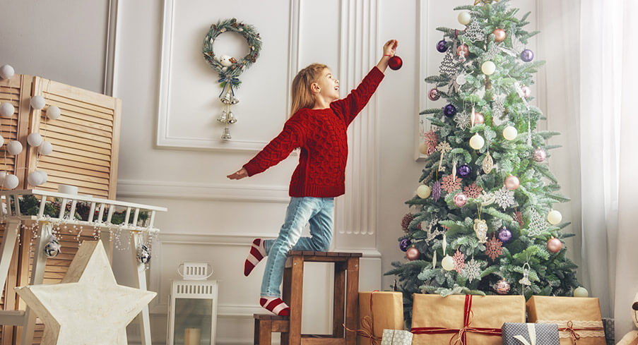 100 Best Christmas Decoration Ideas & Tips for Your Hou