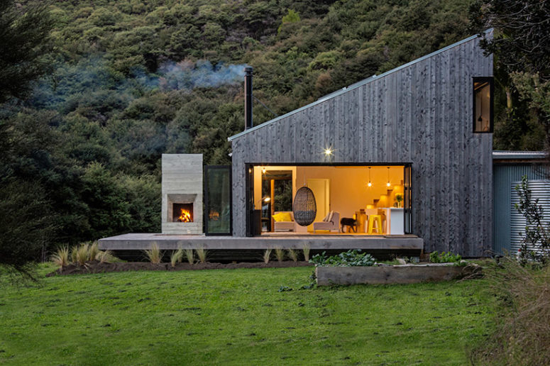 Back Country House Inspired By Traditional New Zealand Huts - DigsDi