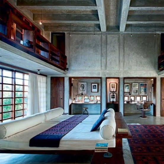 Indian House With An Extensive Use Of Concrete And Reclaimed Wood .