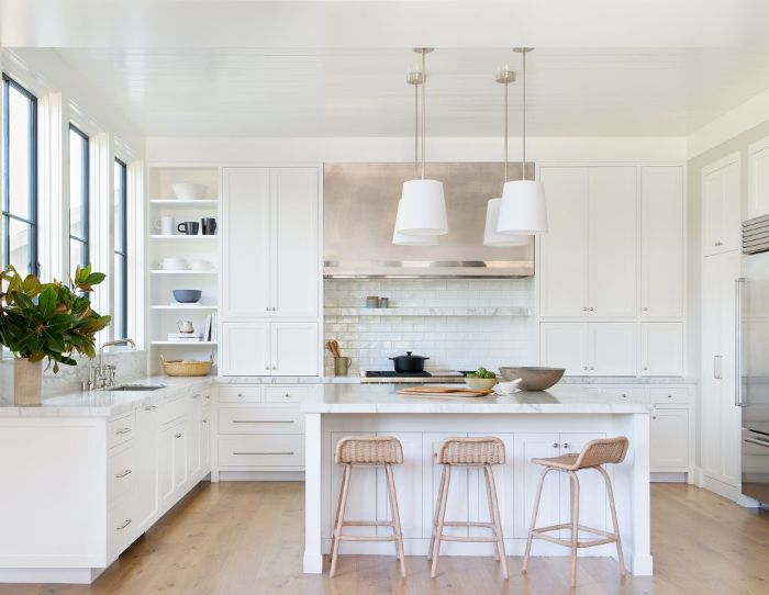 10 All-White Kitchens That Will Stop You in Your Trac
