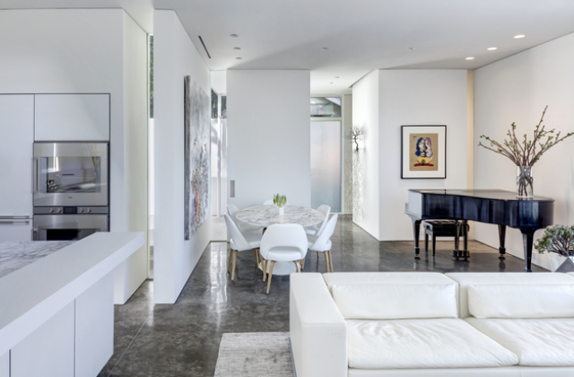 Modern Casa Di Luce With Crisp White Interiors - DigsDi