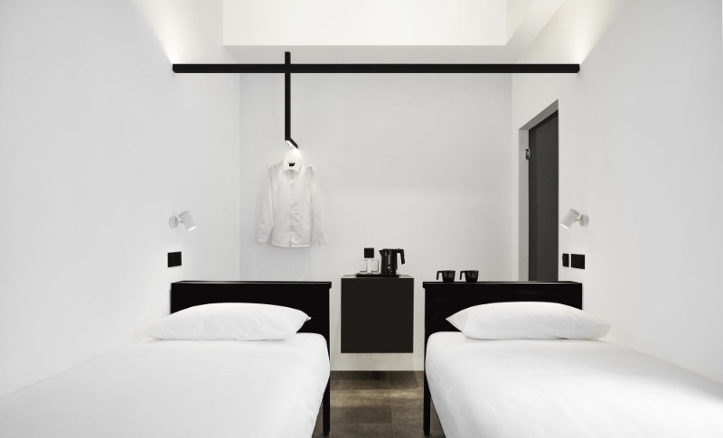 Luxury Hotel Interior Design: Minimalist Monochromatic Style .
