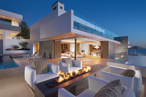 Seaside home perched above Laguna Beach with relaxed indoor .