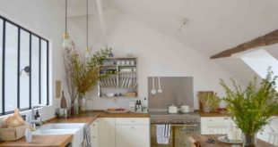 Rustic And Vintage Kitchen Design Filled With Natural Light - DigsDi