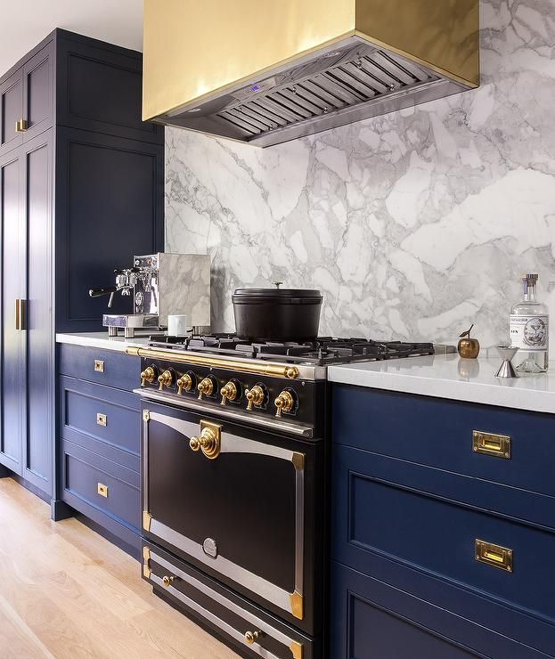 More marble backsplashes! | Navy blue kitchen, Blue kitchens, Blue .