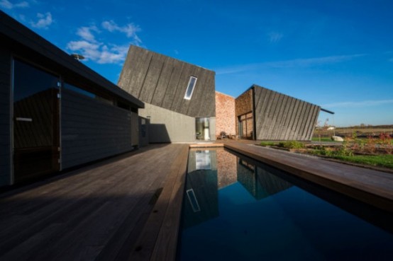 Sustainable Home Design With Solar Panels And Collectors - DigsDi