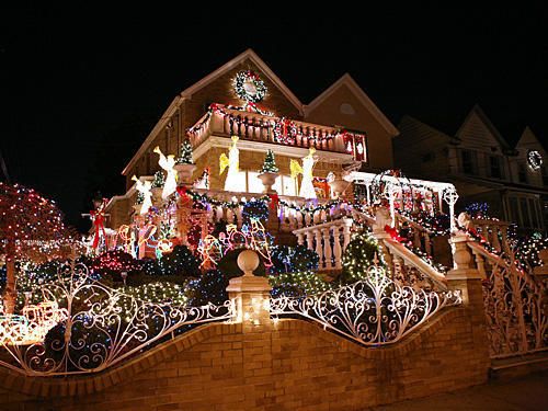 Top 10 Biggest Outdoor Christmas Lights House Decorations | Luces .