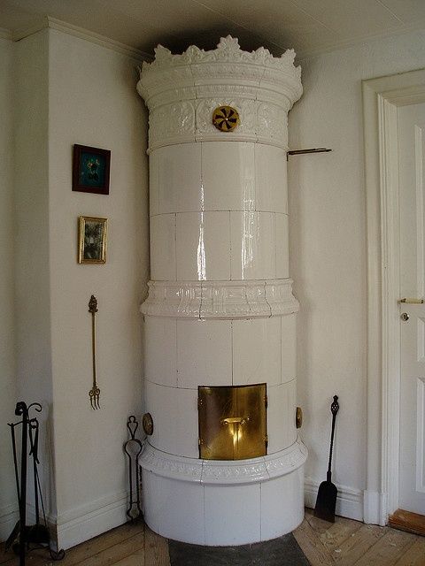 Traditional Tile Stoves In Home Decor Ideas | Swedish style .