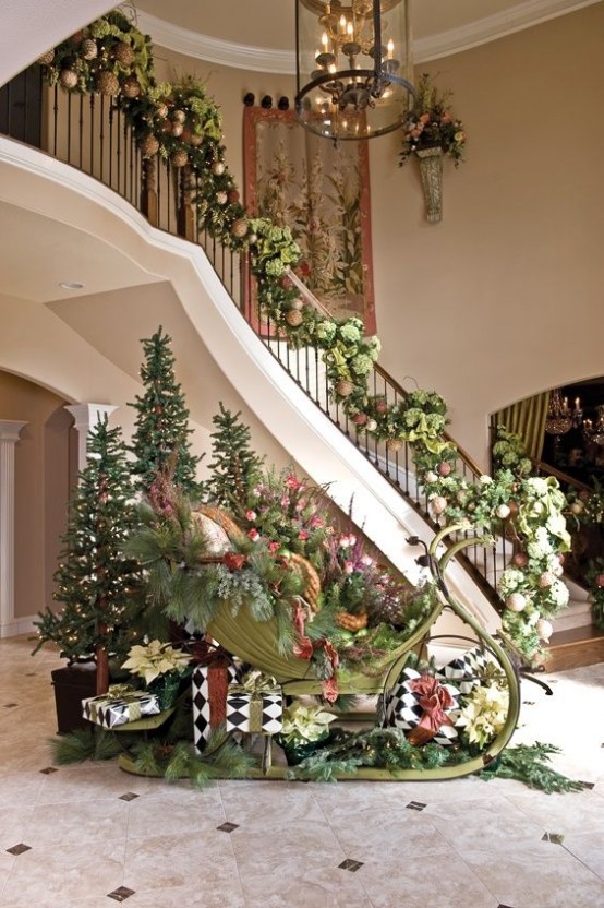 23 Welcoming And Cozy Christmas Entryway Décor Ideas - DigsDi