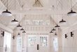 Amazing barn/home interior in all-white - great space! | Barn .