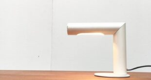 Aligned Lamp With Rotation