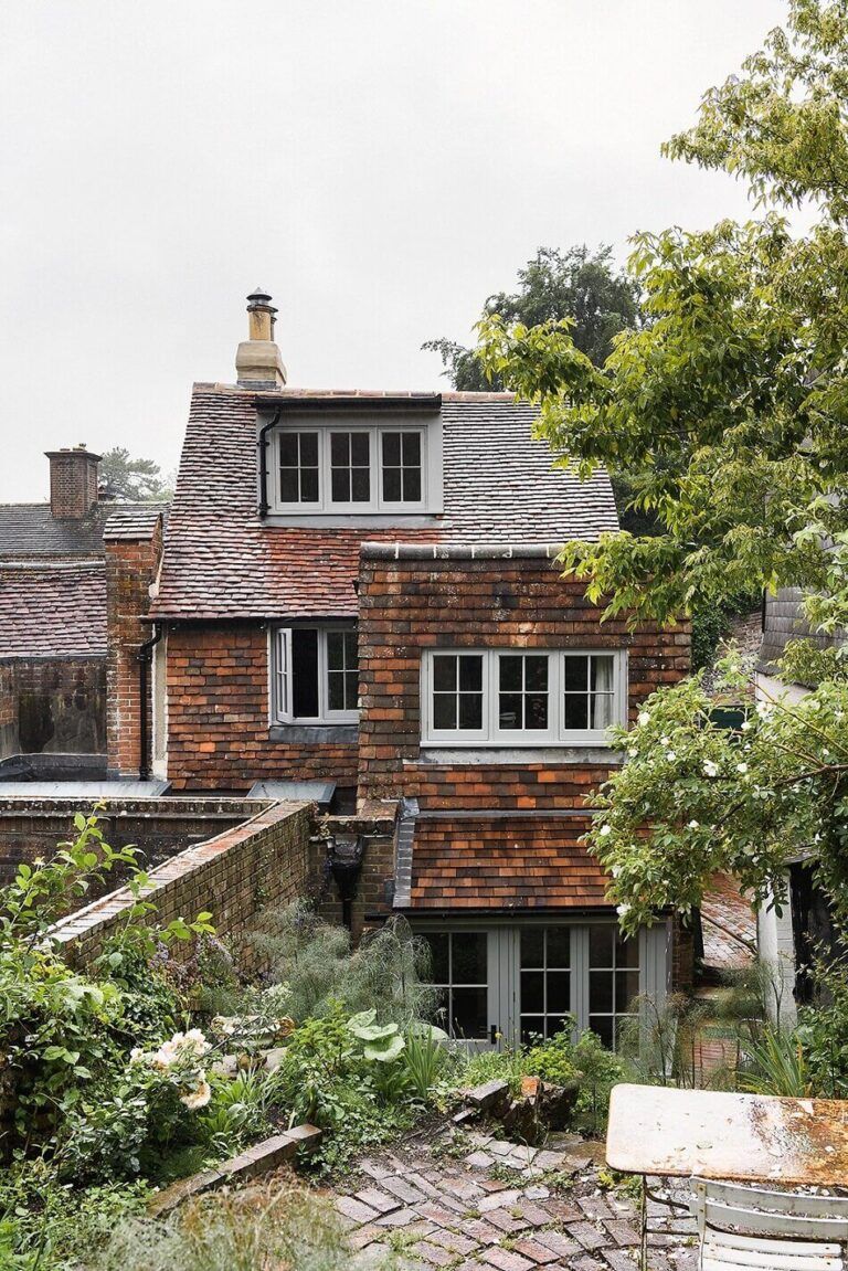 Historical English Cottage Charming Traditional Home from the Past