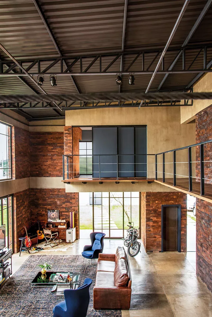 Industrial Casa Modern warehouse-inspired home design with a touch of elegance and sophistication