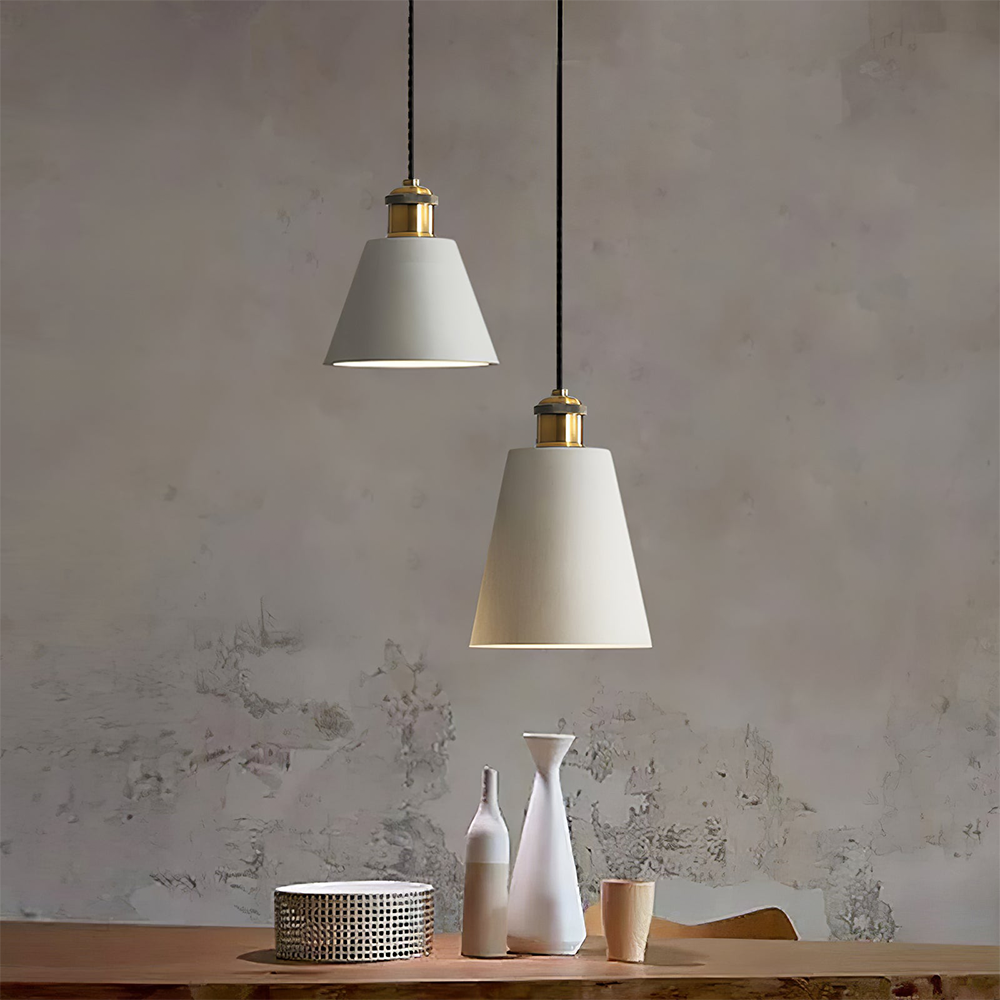 Industrial Pendant Lamp Elegant and Minimalist Lighting Fixture for Modern Spaces