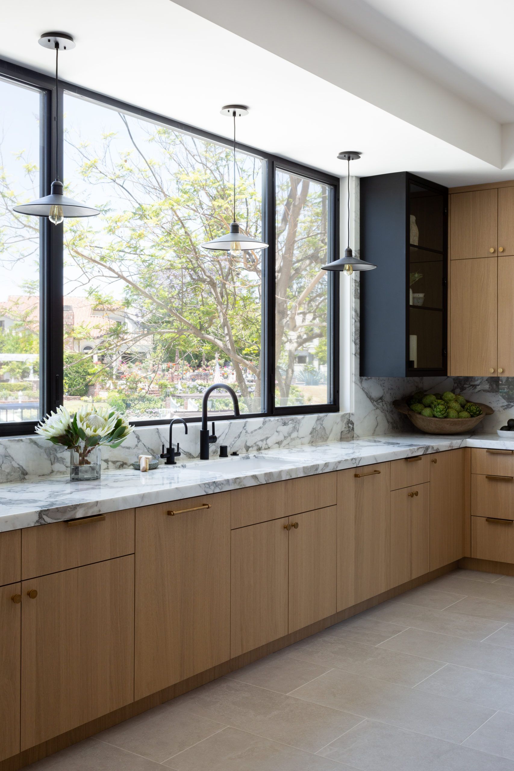 Kitchen With No Windows Creating a Bright and Airy Kitchen Space in Windowless Areas