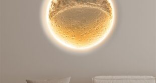 Lunaire Wall Lamp