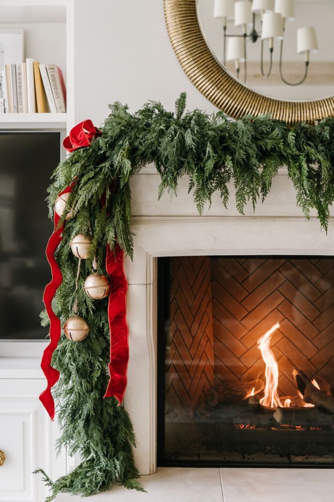 Mantel Christmas Decorations Festive Holiday Mantel Decorating Ideas