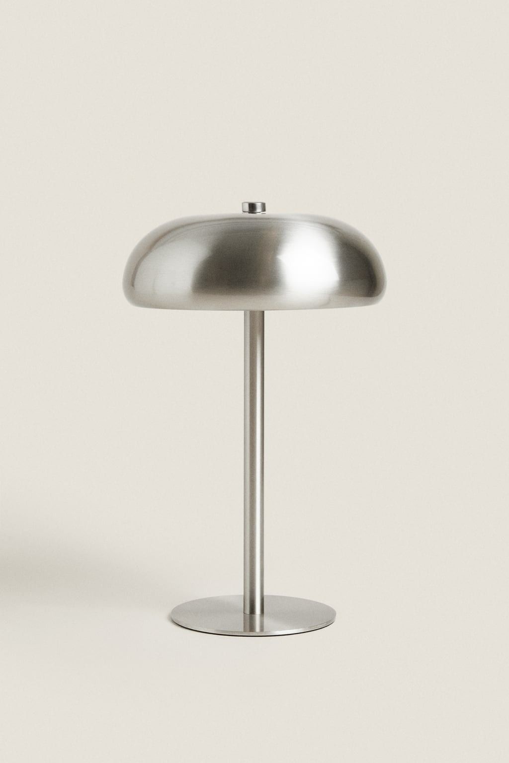 Monochrome Lamp Sleek and Stylish Black and White Lamp for Modern Interiors