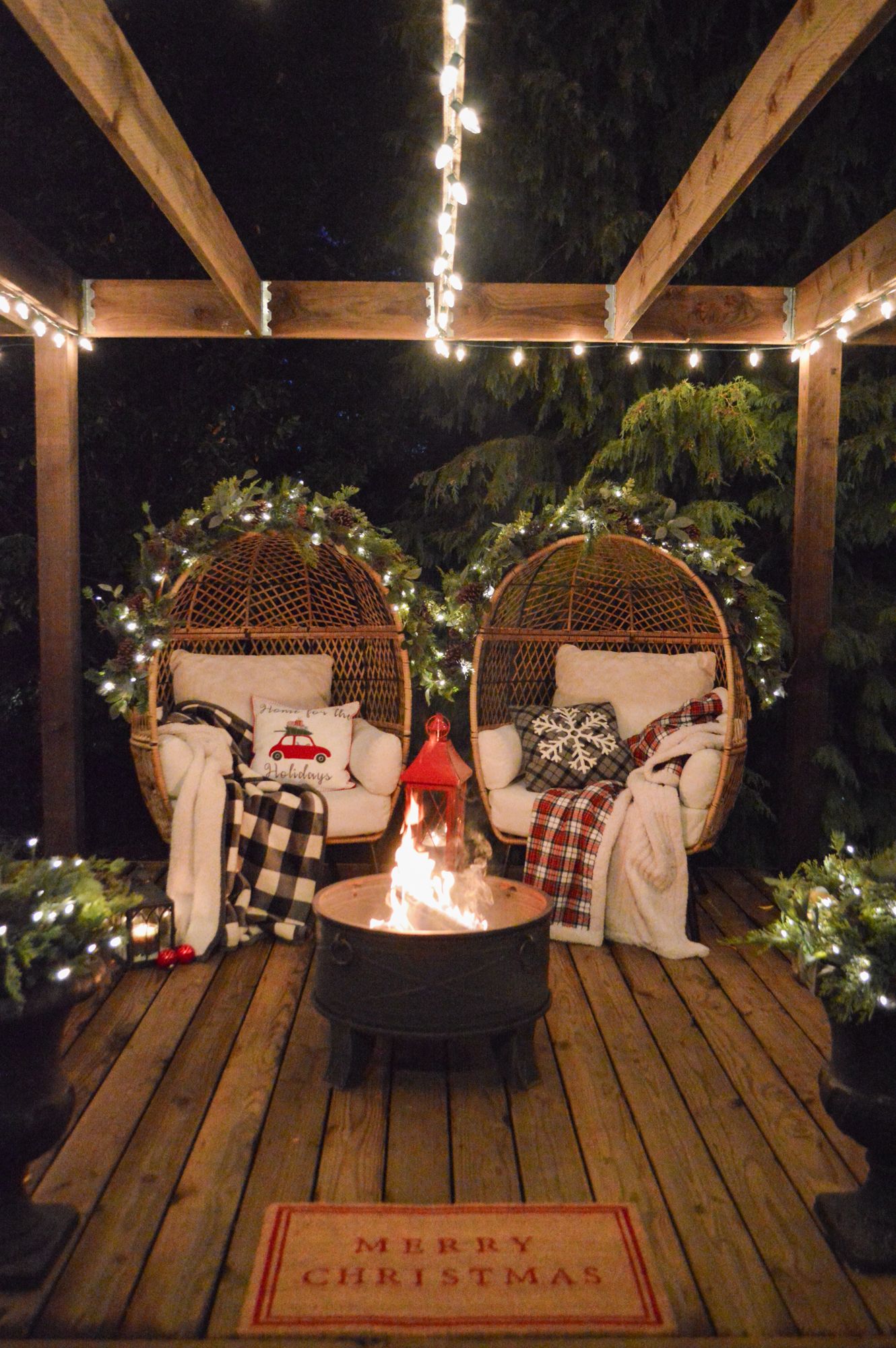 Outdoor Christmas Lights Sparking Up Your Outdoor Space for the Holidays