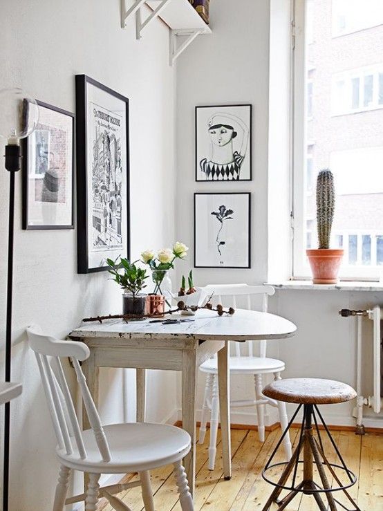 Tiny And Cozy Dining Areas Create A Warm and Intimate Dining Space in Small Areas