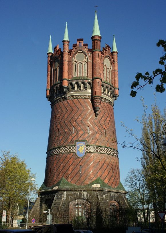 Unique Tower House Innovative Architecture: Tower House Like No Other